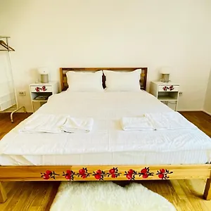 Biolocalia House Bucovina , Balotesti Rumanía